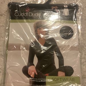 Cuddl Duds Long sleeve V neck